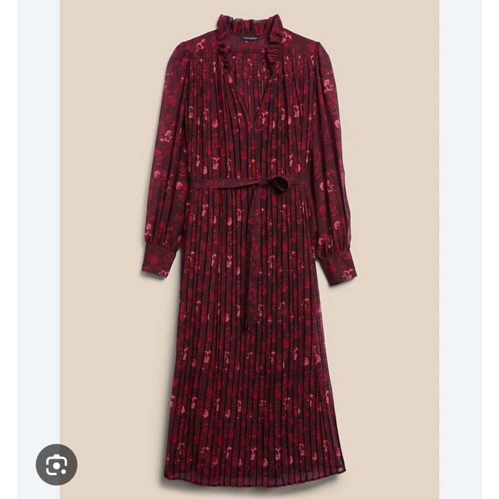 Chiffon Pleated midi dress size xs Banana Republic